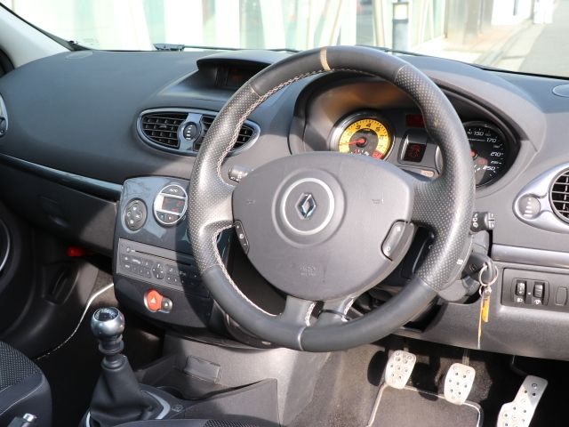 RENAULT LUTECIA 2012 Image 31