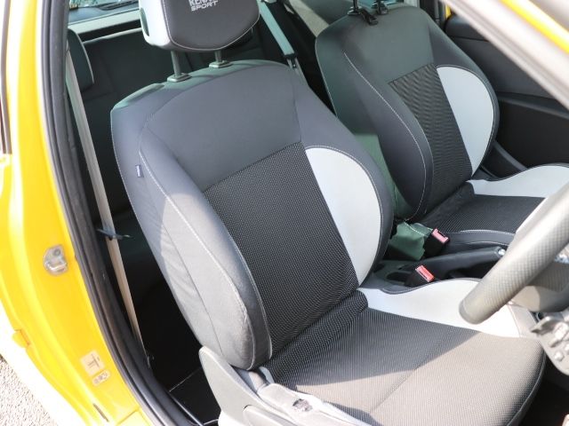 RENAULT LUTECIA 2012 Image 31