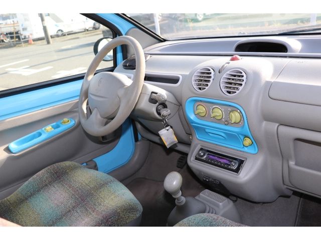 RENAULT TWINGO 2001 Image 31