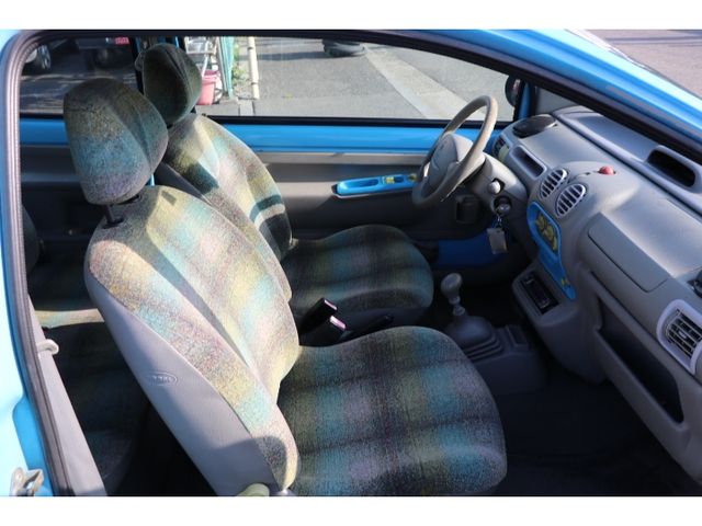 RENAULT TWINGO 2001 Image 31