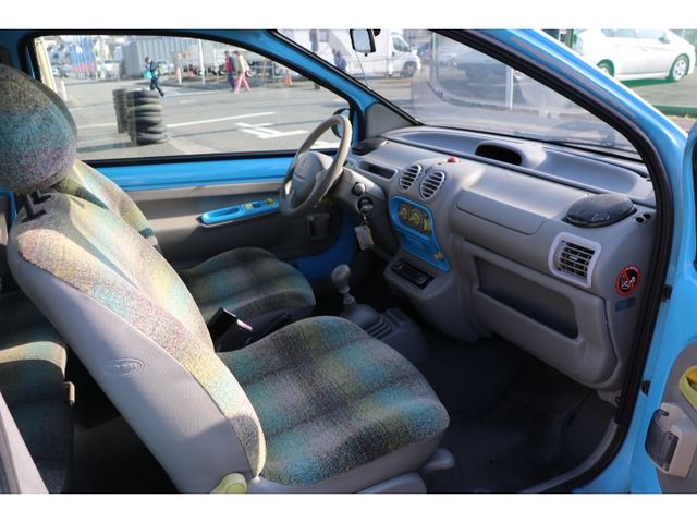 RENAULT TWINGO 2001 Image 31