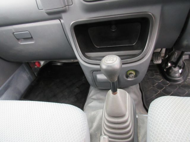 DAIHATSU HIJET TRUCK 4WD 2012 Image 31