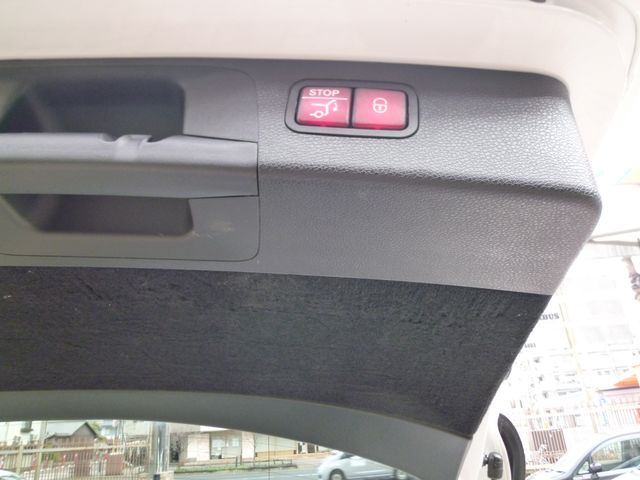 MERCEDES BENZ E CLAS 2019 Image 31