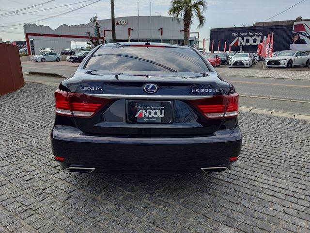 TOYOTA LEXUS LS600HL 2013 Image 31