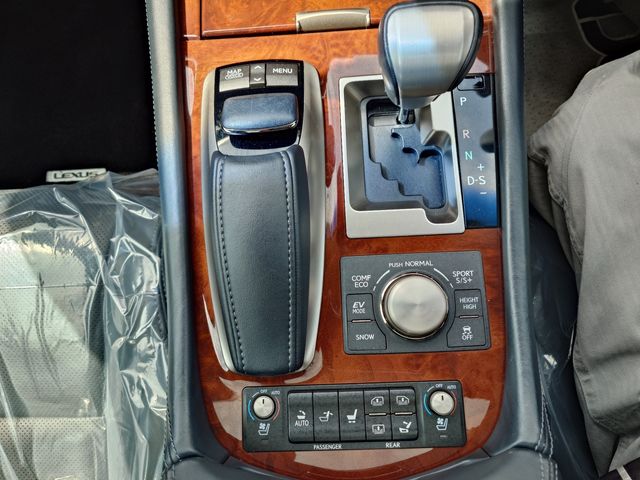 TOYOTA LEXUS LS600HL 2013 Image 31