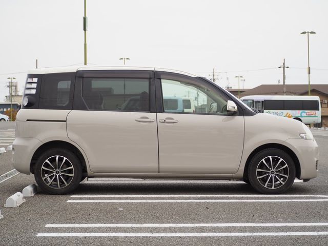 TOYOTA SIENTA 2006 Image 31