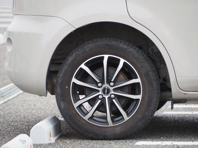 TOYOTA SIENTA 2006 Image 31