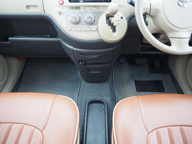 TOYOTA SIENTA 2006 Image 31
