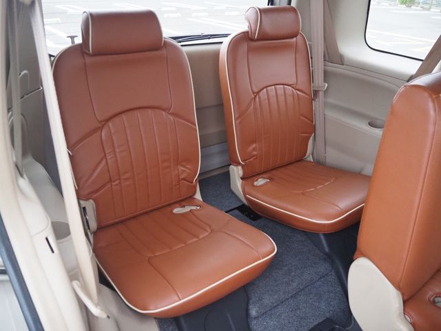 TOYOTA SIENTA 2006 Image 31