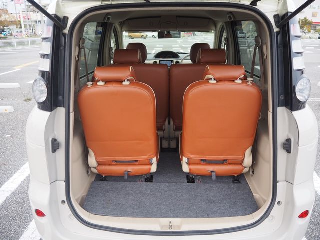 TOYOTA SIENTA 2006 Image 31