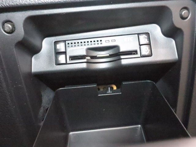 TOYOTA VOXY 2011 Image 31