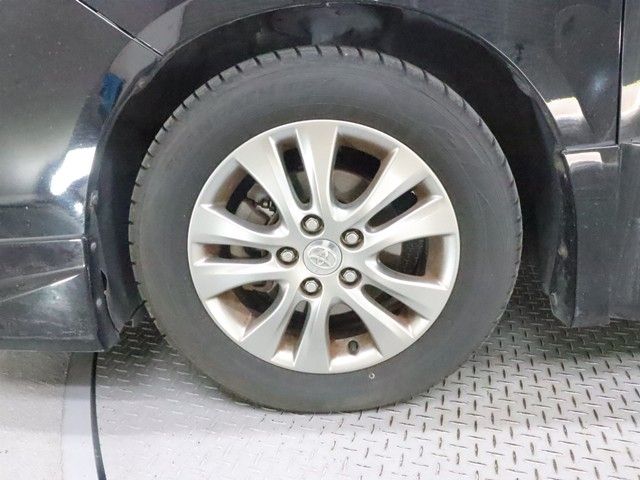 TOYOTA VOXY 2011 Image 31