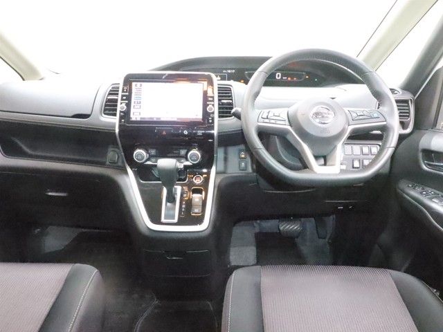NISSAN SERENA  S-HYBRID 2017 Image 31