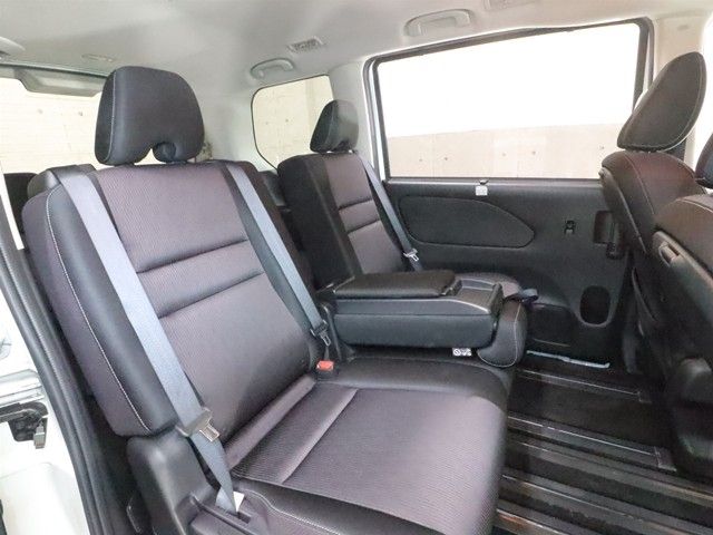 NISSAN SERENA  S-HYBRID 2017 Image 31