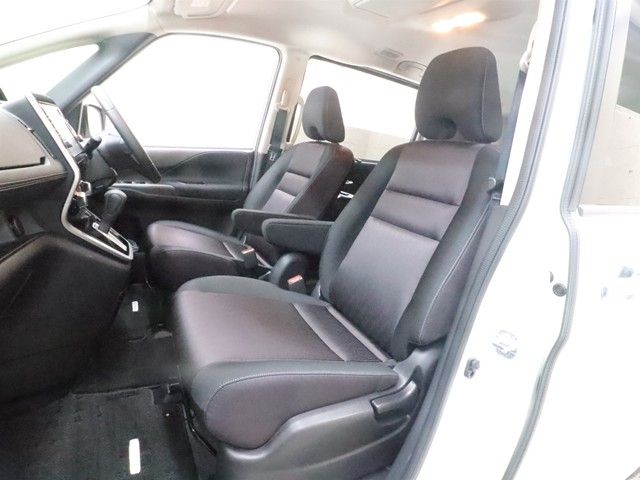 NISSAN SERENA  S-HYBRID 2017 Image 31