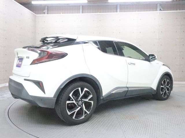 TOYOTA C-HR 2017 Image 31