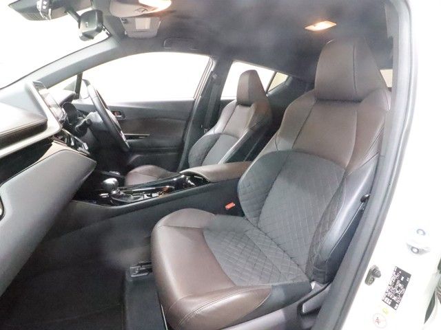 TOYOTA C-HR 2017 Image 31