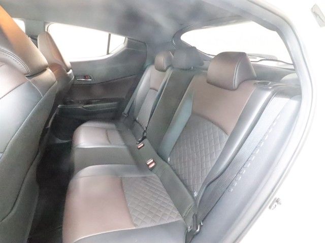 TOYOTA C-HR 2017 Image 31