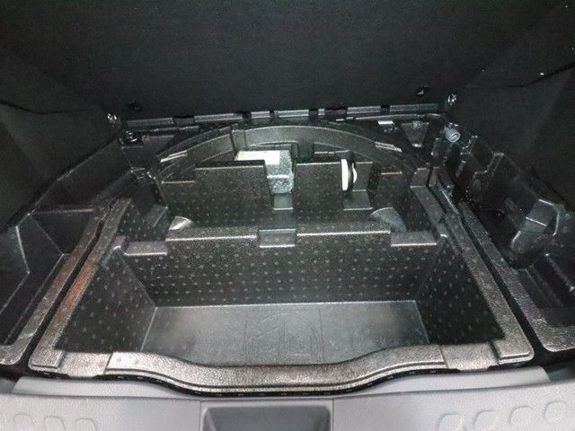 TOYOTA C-HR 2017 Image 31