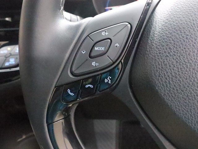 TOYOTA C-HR 2017 Image 31