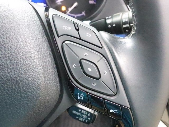 TOYOTA C-HR 2017 Image 31