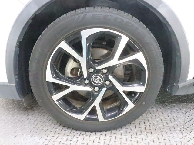 TOYOTA C-HR 2017 Image 31