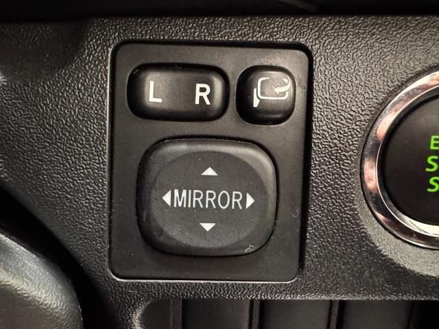 TOYOTA HIACE VAN 2WD 2017 Image 31