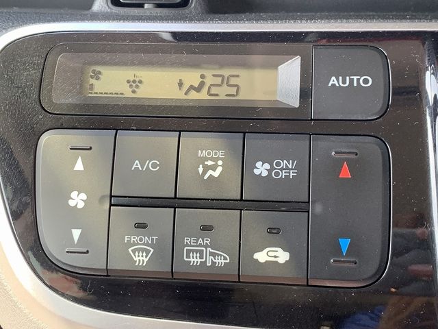 HONDA N BOX 2017 Image 31