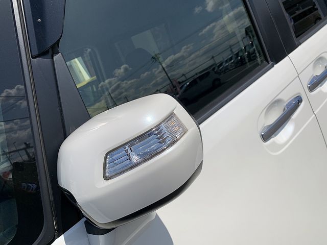 HONDA N BOX 2017 Image 31