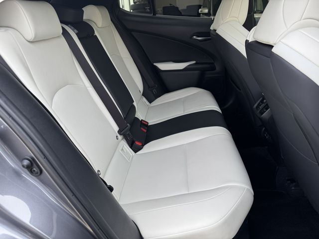 TOYOTA LEXUS UX250H 2019 Image 31