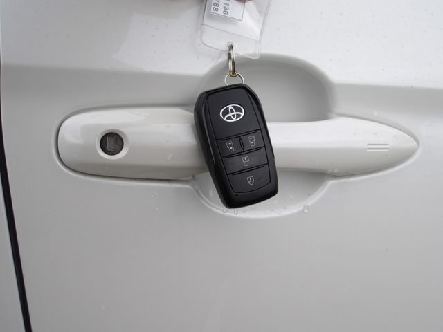 TOYOTA NOAH 2023 Image 31