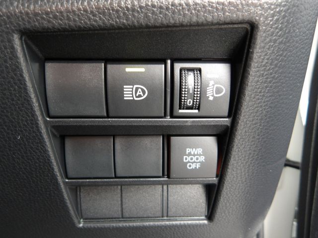 TOYOTA NOAH 2023 Image 31