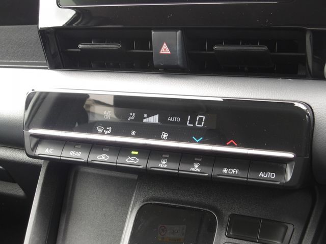 TOYOTA NOAH 2023 Image 31