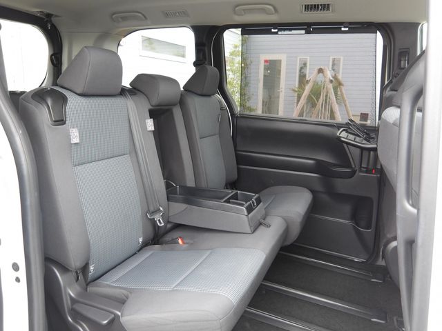 TOYOTA NOAH 2023 Image 31