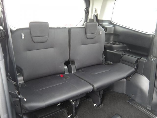 TOYOTA NOAH 2023 Image 31