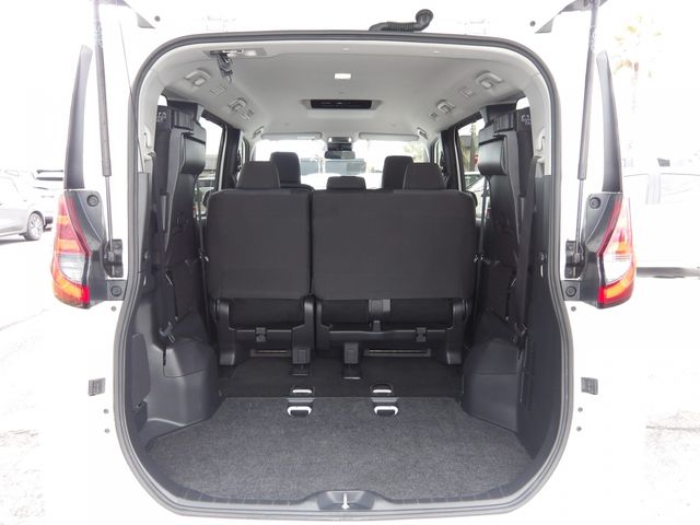 TOYOTA NOAH 2023 Image 31