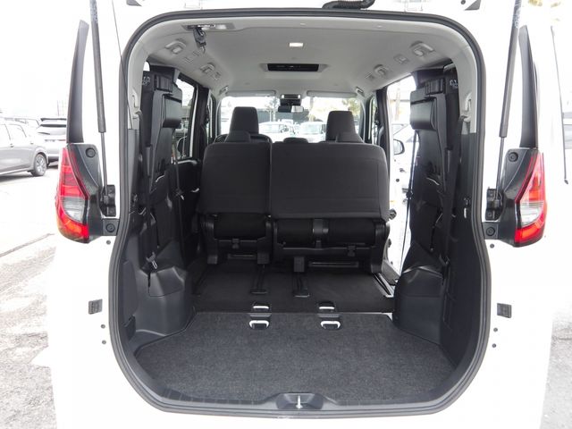 TOYOTA NOAH 2023 Image 31