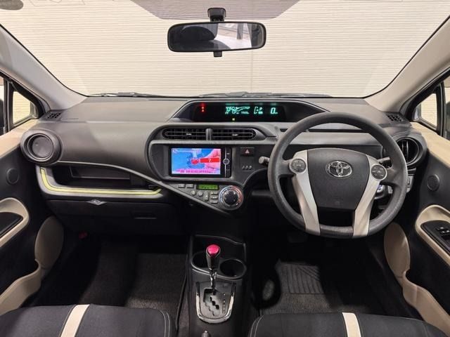 TOYOTA AQUA 2013 Image 31