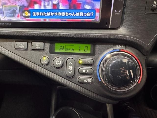 TOYOTA AQUA 2013 Image 31