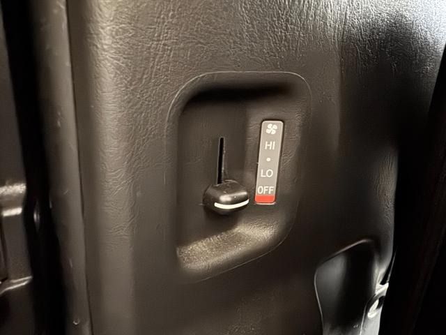 TOYOTA HIACE VAN 2WD 2015 Image 31