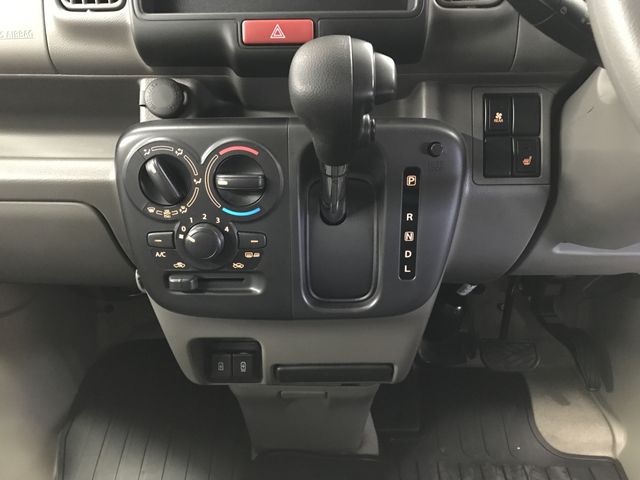 NISSAN CLIPPER VAN 4WD 2024 Image 31