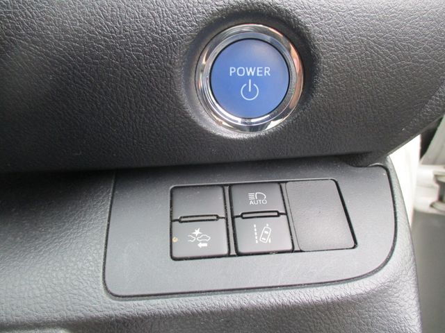 TOYOTA SIENTA HYBRID 2015 Image 31