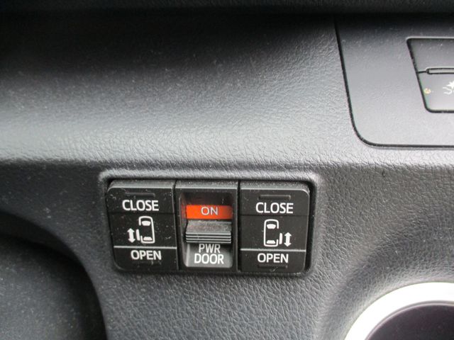 TOYOTA SIENTA HYBRID 2015 Image 31