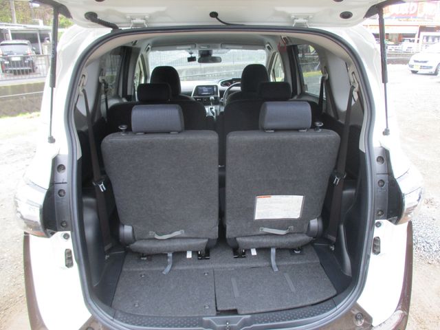 TOYOTA SIENTA HYBRID 2015 Image 31