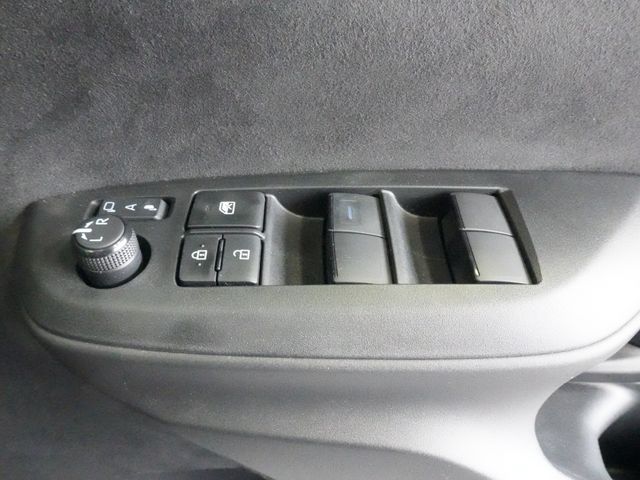 TOYOTA YARIS 2023 Image 31