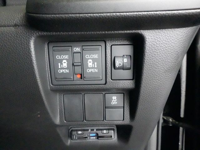 HONDA STEPWAGON E:HEV 2022 Image 31