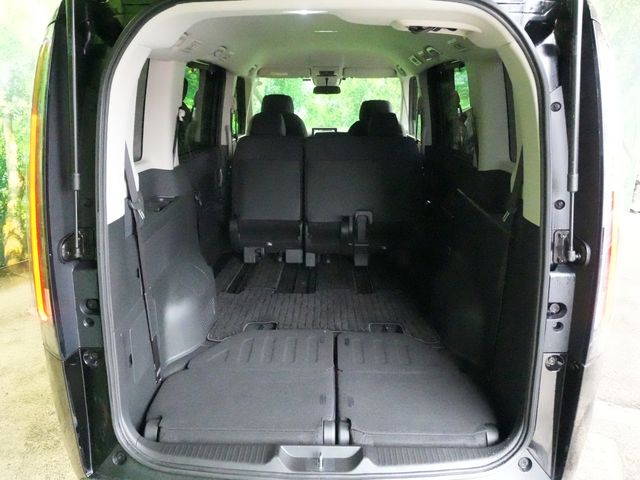 HONDA STEPWAGON E:HEV 2022 Image 31