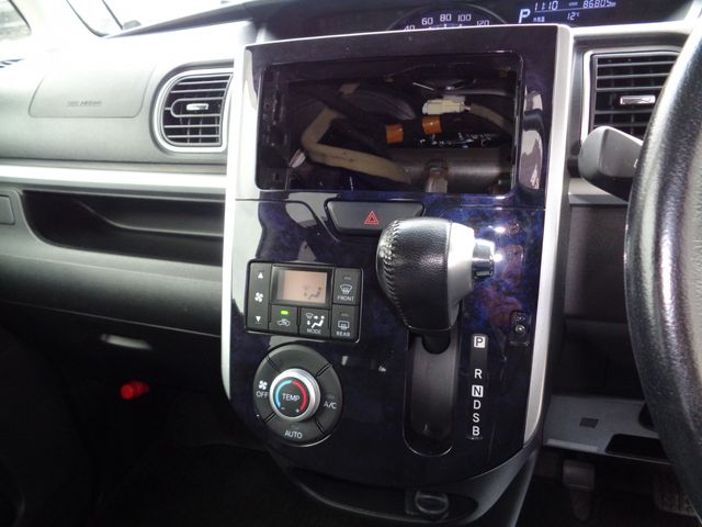 DAIHATSU TANTO CUSTOM 2017 Image 31