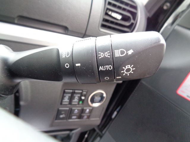 DAIHATSU TANTO CUSTOM 2017 Image 31