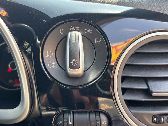 VOLKSWAGEN THE BEETL 2017 Image 31